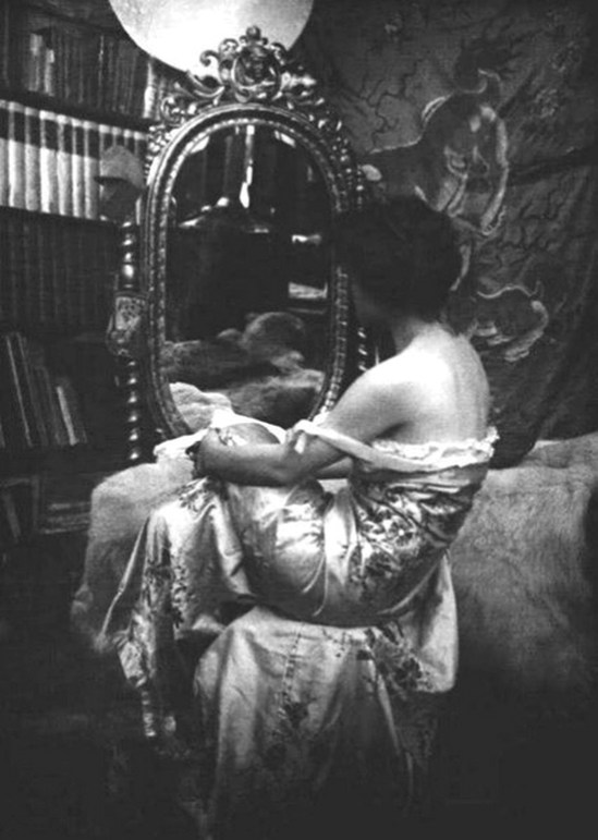 Alphonse Maria Mucha -Model , Studio du Val de grâce, Paris, 1899 © Alphonse Mucha Trust (4)