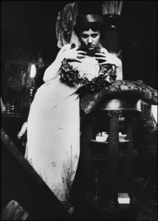 Alphonse Maria Mucha -Model , Studio du Val de grâce, Paris, 1900 © Alphonse Mucha Trust (2)