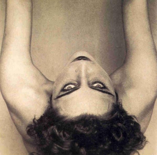Edward Weston -Portrait de la poètesse et peintre Nahui Olin (Carmen Mondragon), , 1923-24