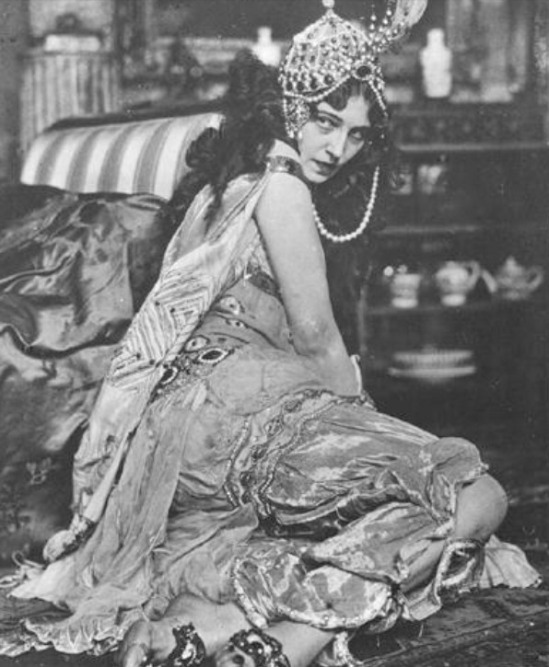 ida rubinstein as zobeida in schéhérazade (diaghilev, 1910)