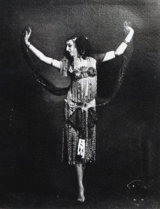 Ida Rubinstein in the role of Salome (French Photographer)© Bridgeman Art Library - Private Collection