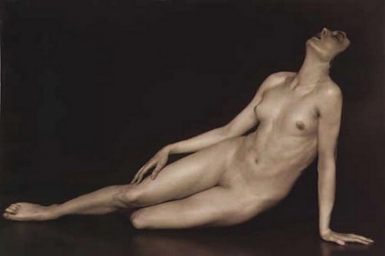 Trude Fleischmann un nu allongé, Claire Bauroff, vers 1925-1926