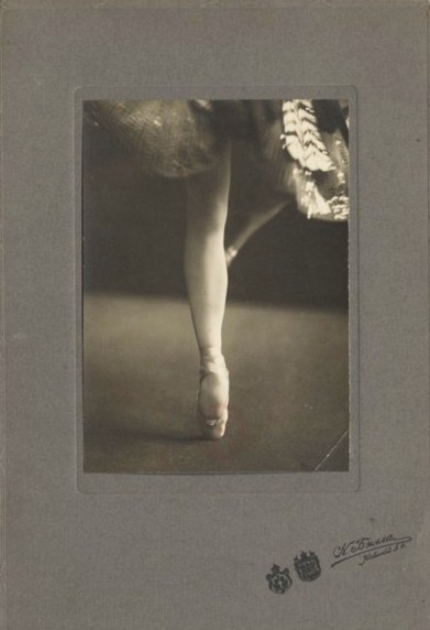 K. Tyrsa -Pied de la danseuse Olga Spessivtseva, Nd , carte postale