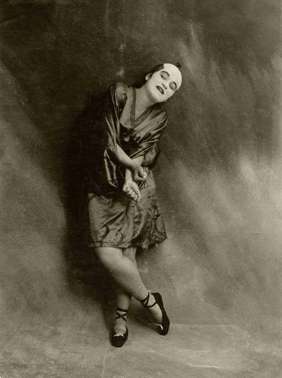 Berliner Illustrations-Gesellschaft -Valeska Gert, dans sa danse Japanische Groteske Berlin, 1917