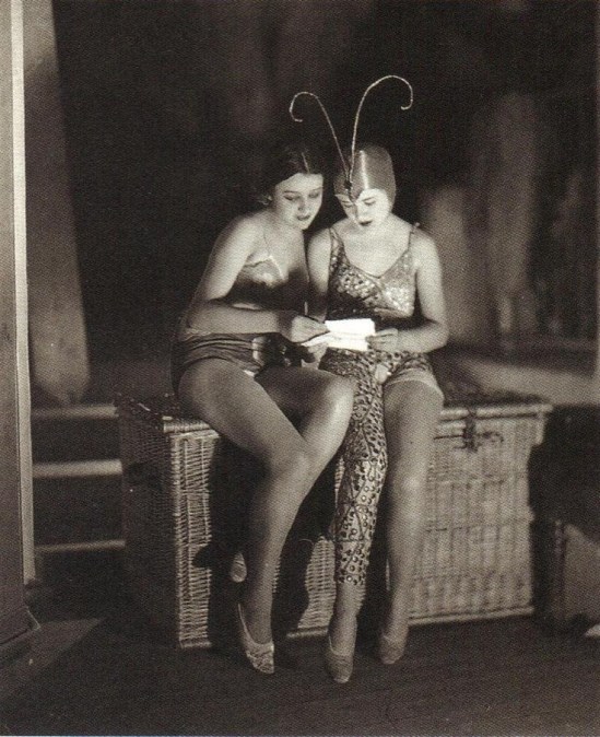 James Abbe - Backstage, French and English girls at the Moulin Rouge, 1926