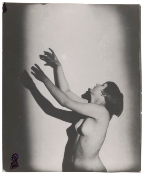 frantisek-drtikol-1883-1961-untitled-female-nude-leaning-upwards-1920s