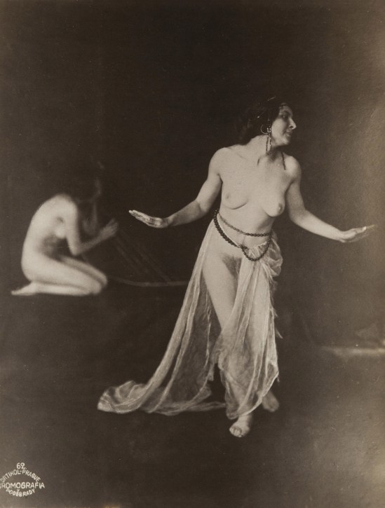frantisek-drtikol-two-nudes-with-skull-c-1912-gelatin-silver-print-1