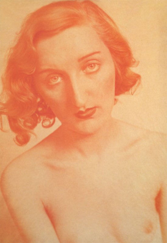 Josef Breitenbach-Aktportrait, Paris, 1933-1939 ©The Josef Breitenbach Trust.