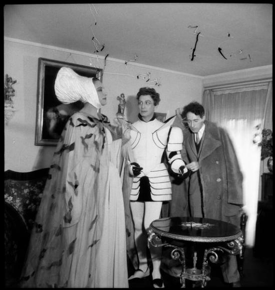 Roger Parry-Madeleine Renaud et Jean Cocteau de travail Répétition de Renaud et Armide, 1943