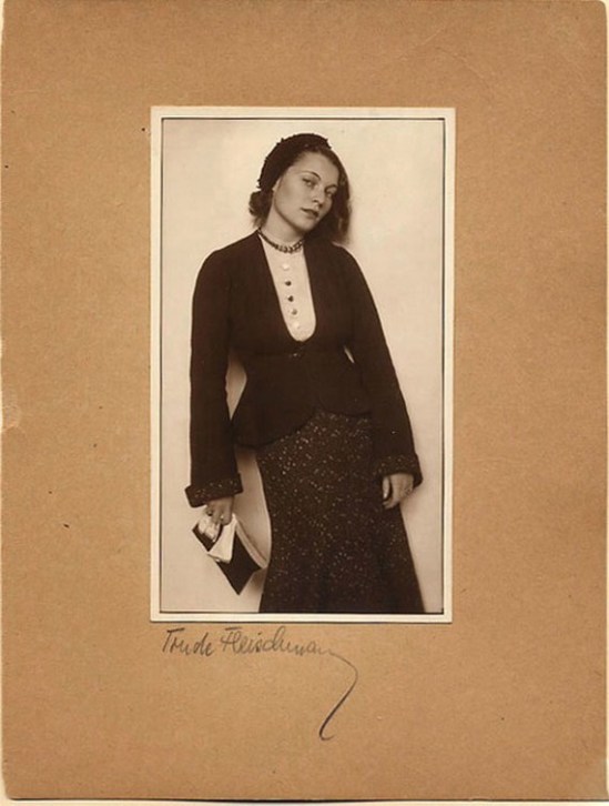 Trude Fleischmann- Inge Schön,sepia toned, 1929