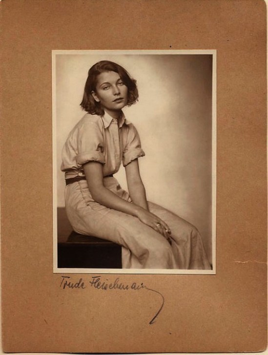 Trude Fleischmann- Inge Schön,sepia toned, 1929