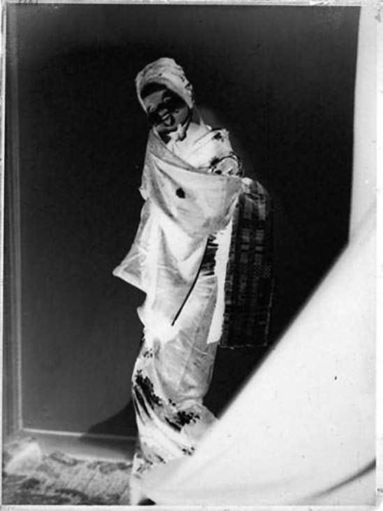 Albert Rudomine-Chinoise au masque, années 1930 , negatif (C) Albert Rudomine