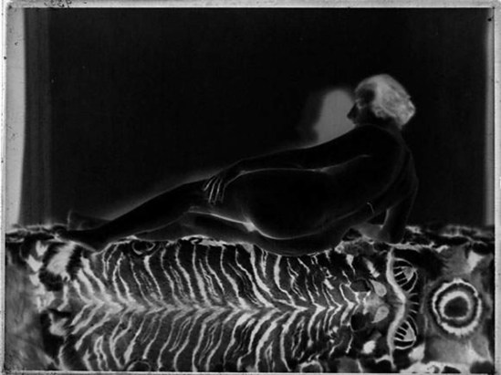 Albert Rudomine-Nu allongé, années 1930, negatif (C) Albert Rudomine