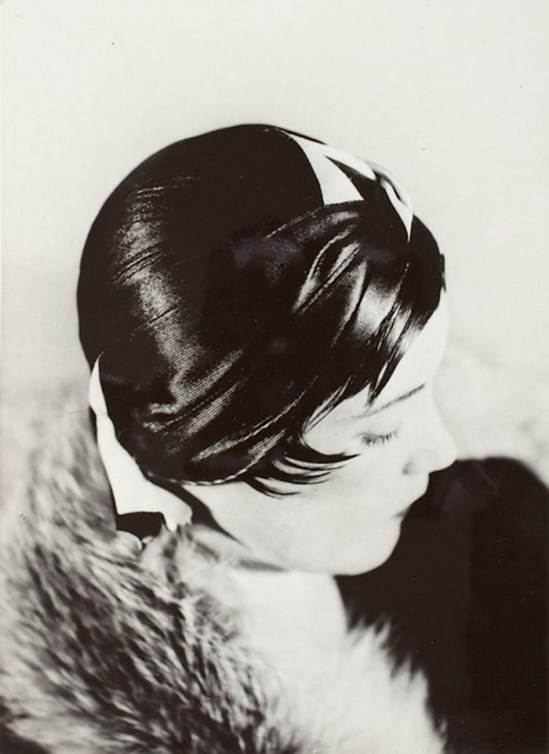 Werner Rohde - Renata Bracksieck with hat, 1930