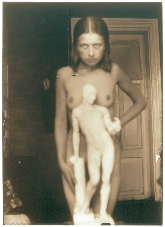 Domicelė Tarabildienė -Ni su gipso modeliu, 1931 