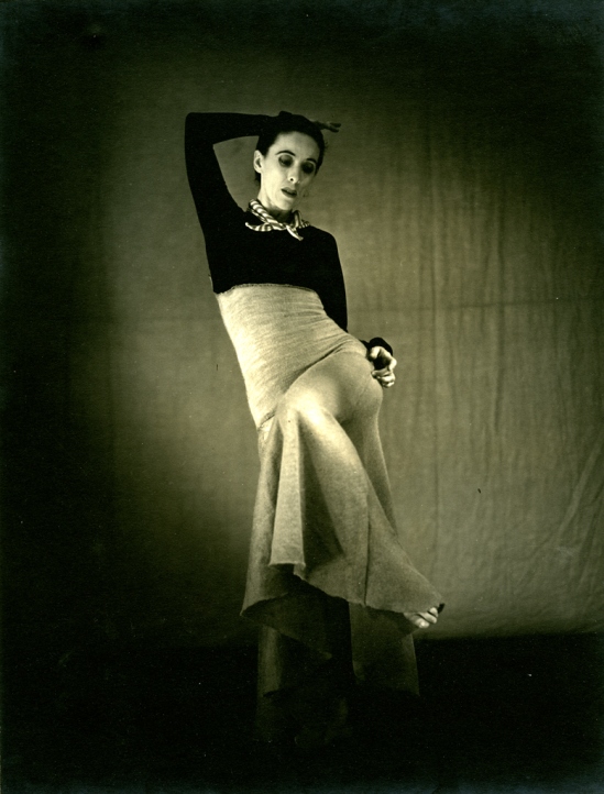 Barbara Morgan - Martha Graham , Deep Song, 1938