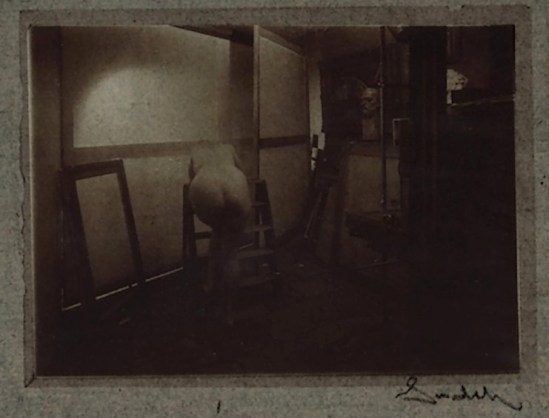 Josef Sudek- Dans l'atelier[ etude de nu] vers 1952