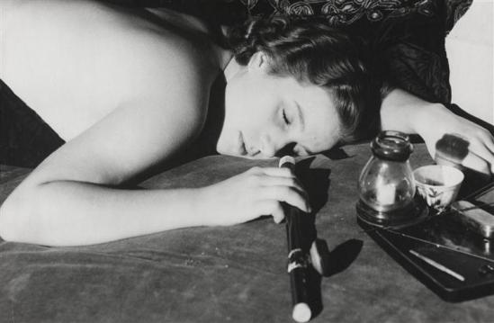 Roger Parry -Etude pour la couverture de Les Trois jeunes filles de Vienne (fumeuse d'opium), 1934