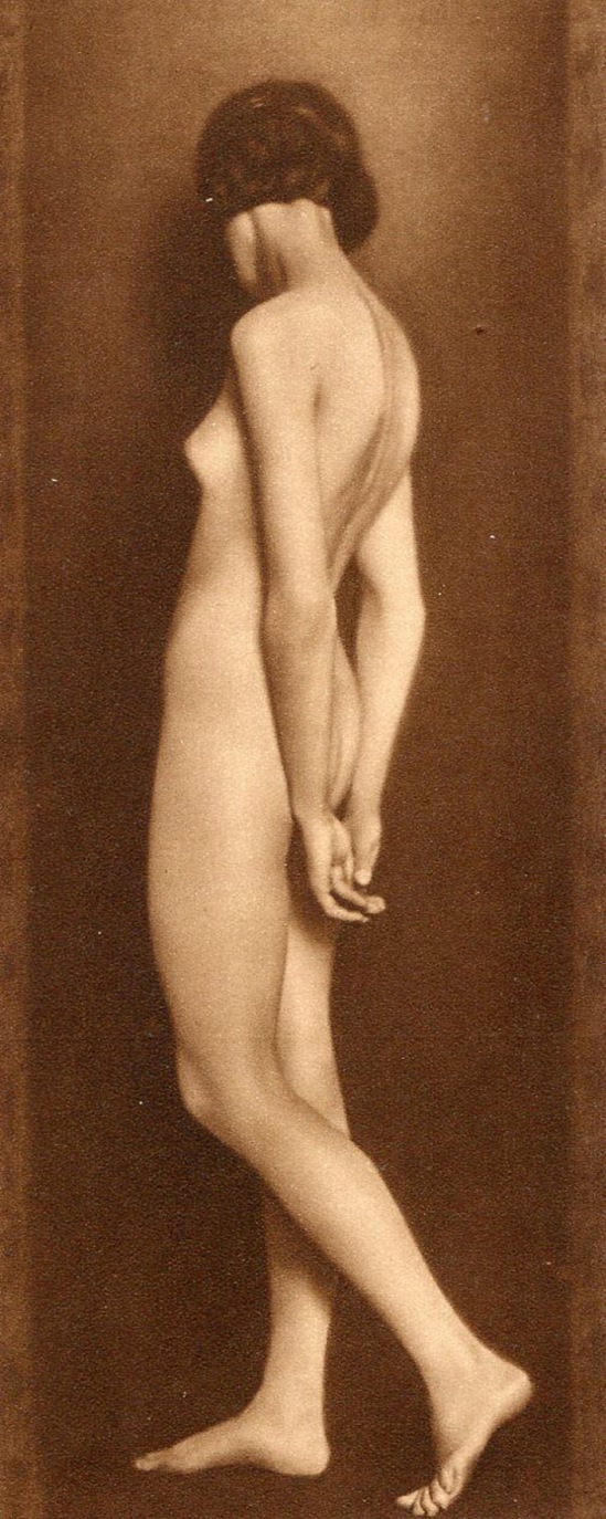 Trude Fleischmann -American nude woman, Veinna, 1926