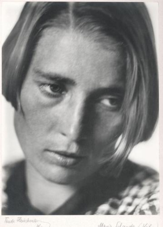 Trude Fleischmann- Portrait of actress Maria Schanda 1933