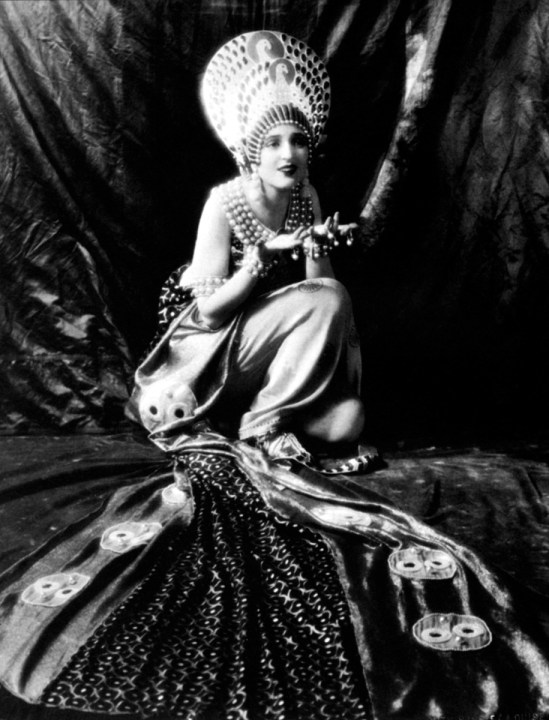  Ruth Harriet Louise for Mgm Carmel Myers in Ben Hur , A tale of the Christ directed by Fred Niblo, costume by Erté, 1925. 
