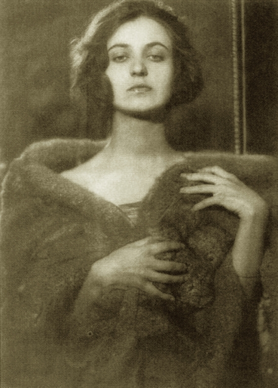 Franz Fiedler – Lady au décolleté de fourrure 1930′s 