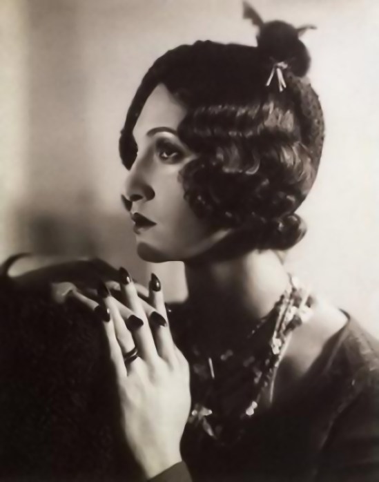 Jacques Henri-Lartigue -  Renée Perle with hat, 1930