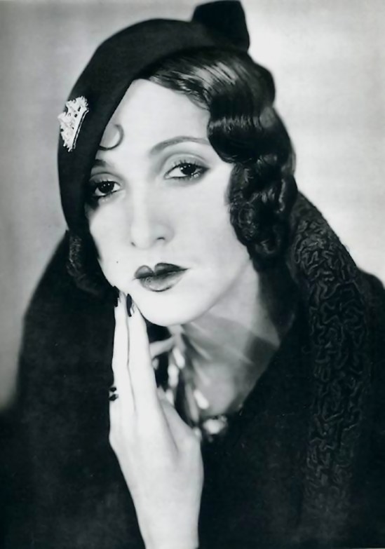 Jacques Henri-Lartigue -  Renée Perle with hat, 1932 (2)