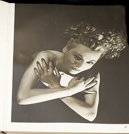 John Everard. Nude No. 24. ( photoetching. 1941 from Judgement of ParisJohn Everard- Study of nude from Judgement of Paris, French nudes, ed° George Routledge, London, 1941 