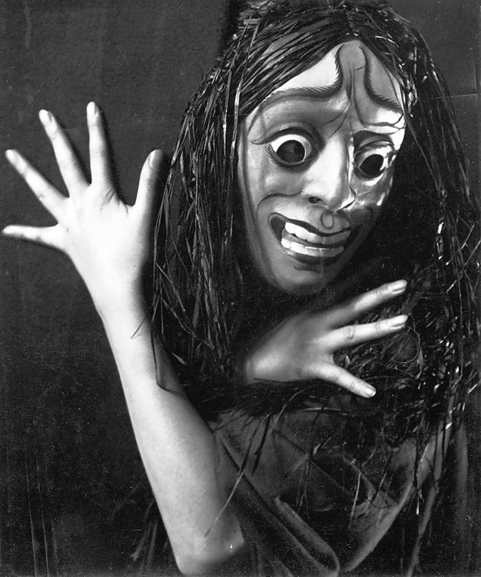 Rudolf Koppitz - Finger game. The dancer Hedy Pfundmayr 1930 as Elektra. Galerie Kicken Berlin