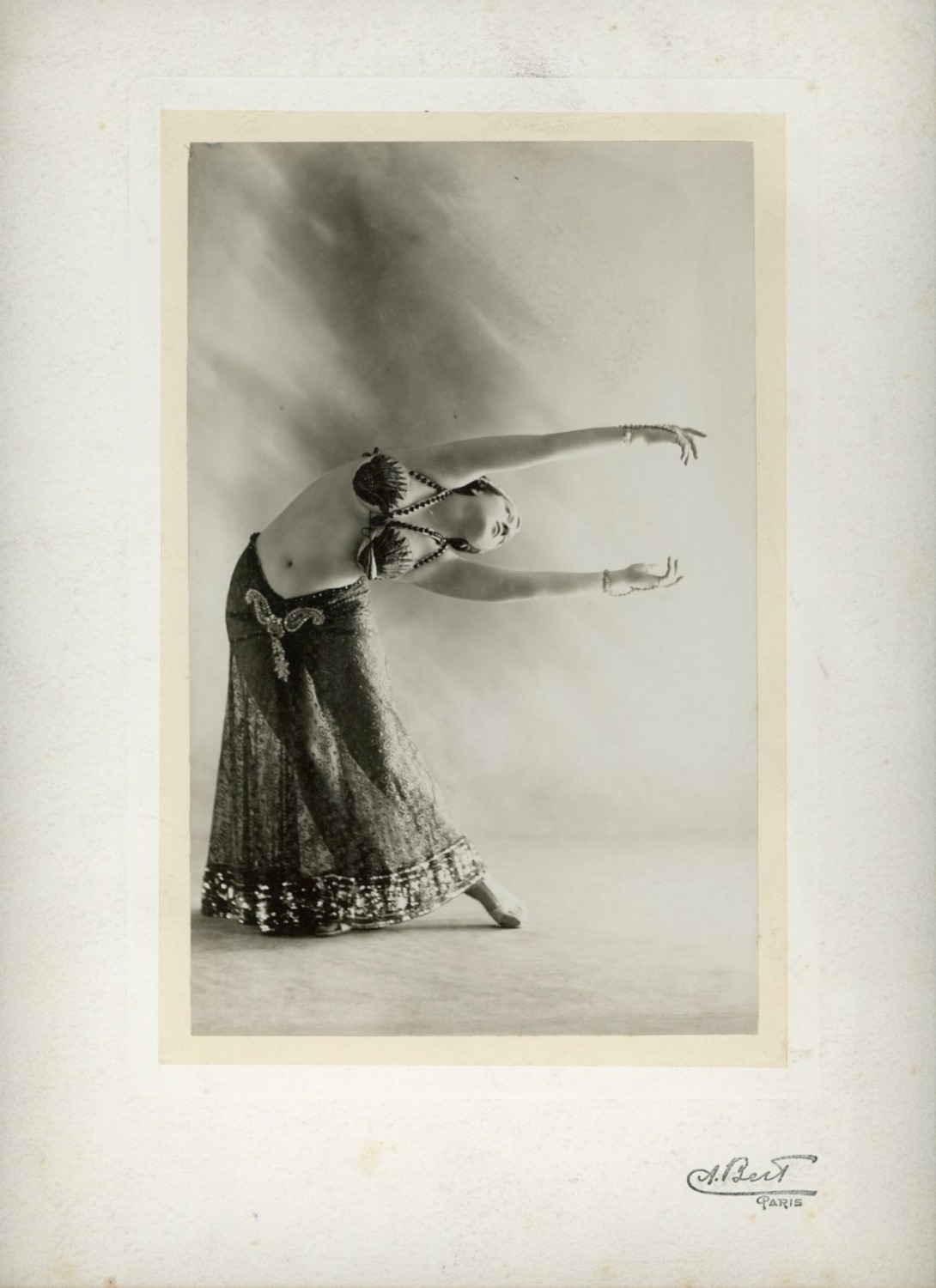 A. Bert- Sahary Djèli Danseuse orientale, 1920