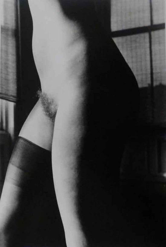 RALPH GIBSON - Nu, de la série Days at Sea, 1974 (Untitled (Nude One Knee High), 1974)