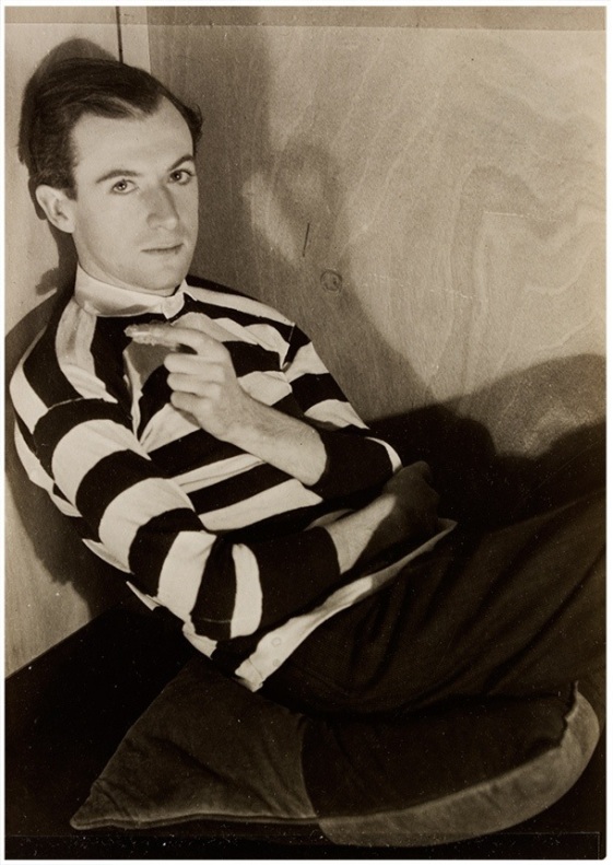 Curtis Moffat-'Cecil Beaton',About 1925 © Victoria and Albert Museum, London/Estate of Curtis Moffat