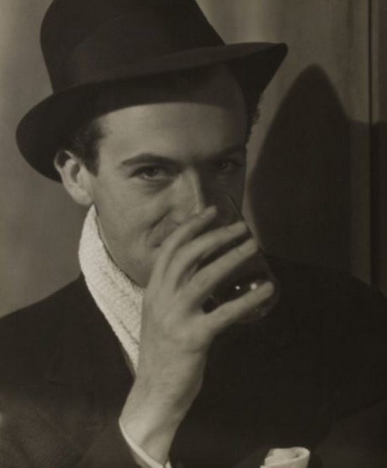 Curtis Moffat-Cecil Beaton ,About 1920 © Victoria and Albert Museum, London