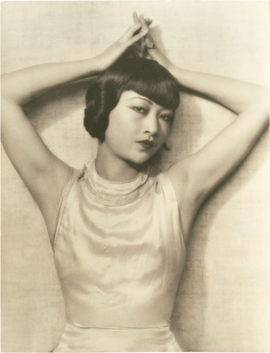 Dorothy Wilding - Anna May Wong ,1938 . Theater Portrait was taken during her successful run in the Broadway production of On the Spot. She would later star in the film version entitled Dangerous to Know ,1938 © 