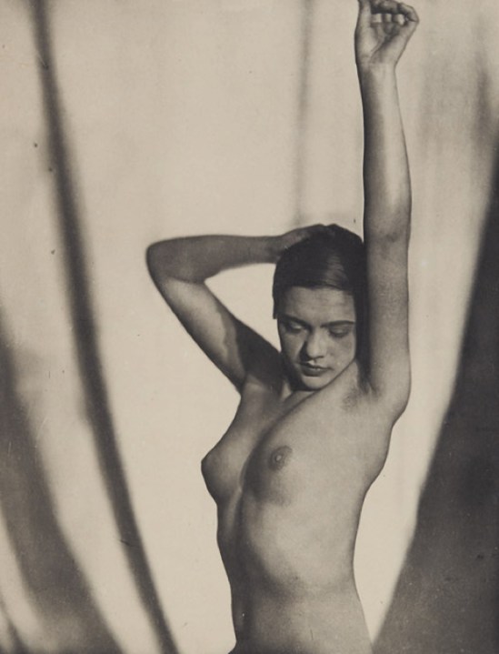 František Drtikol- Planche XIII, publiée dans  Les Nus de Drtikol, Edtion Librairie des art décoratifs, Paris 1929