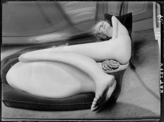 André Kertész -  Distortion #  40 Ou 43 , 1933