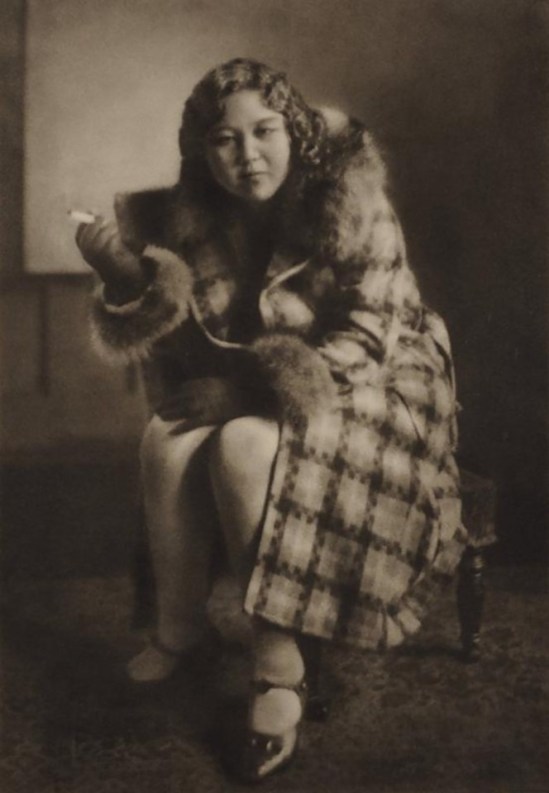 Yasuzo Nojima- Femme assise fumant, 1931