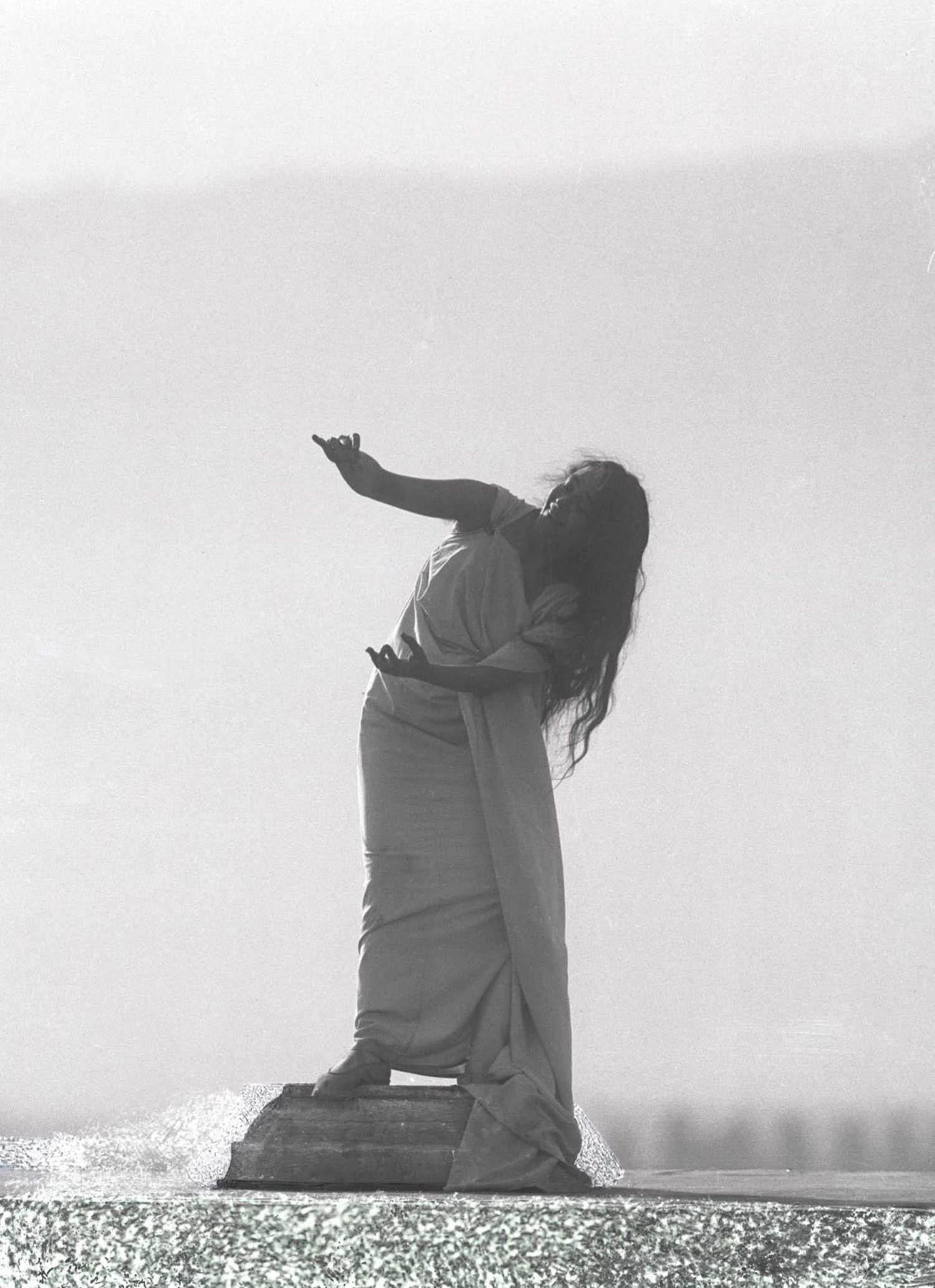 François Frédéric dit Fred Boissonnas - Magdeleine G. dansant Automne, hypnotisée par Emile Magnin, 1902-1904 Négatif au gelatino-bromure d'argent sur verre