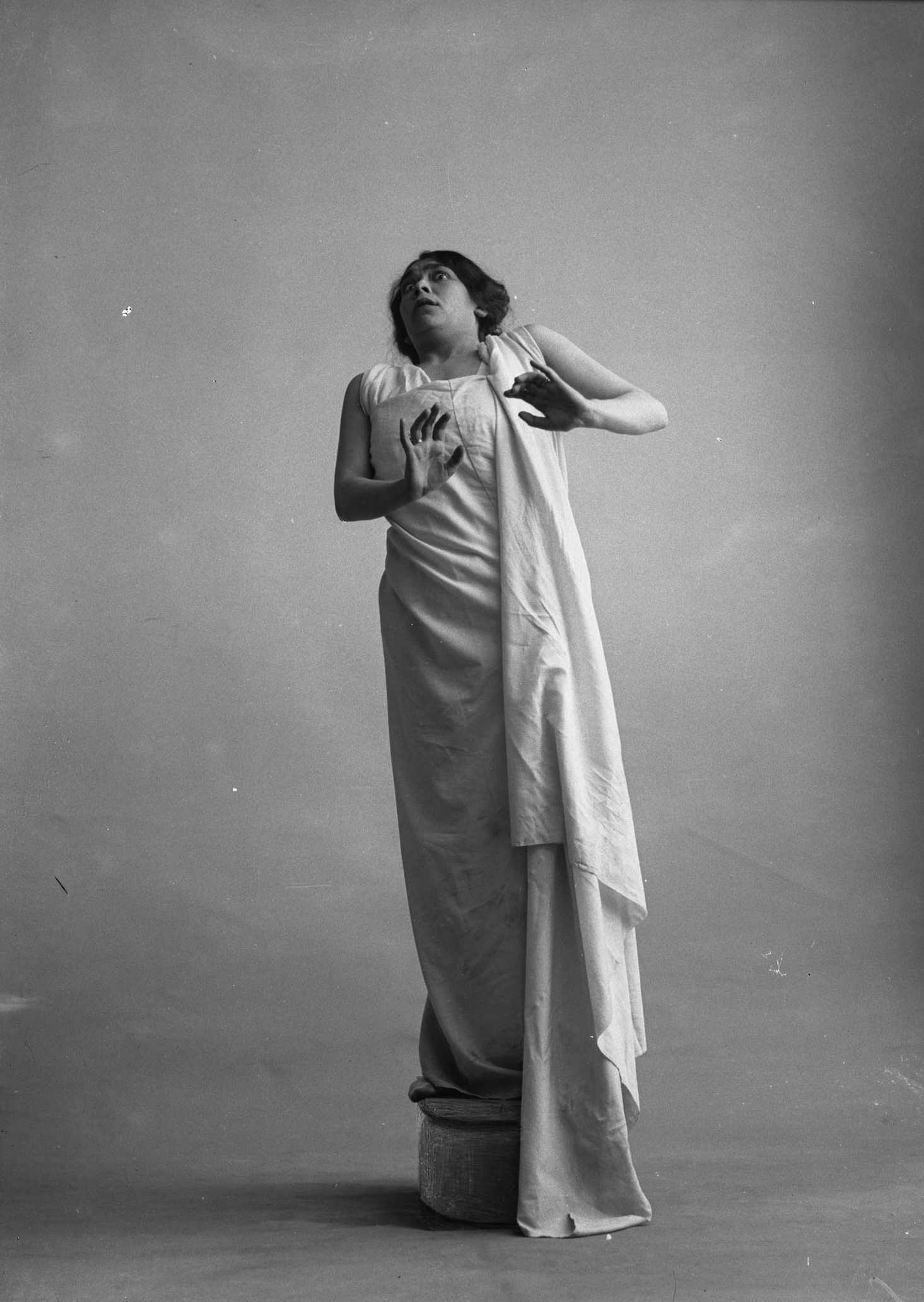 François Frédéric dit Fred Boissonnas - Magdeleine G. dansant hypnotisée , 1902-1904 Négatif au gelatino-bromure d'argent sur verre 