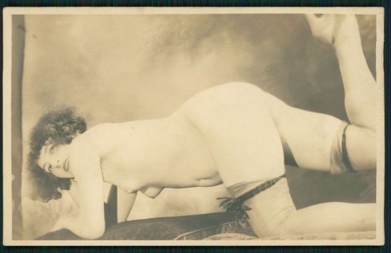 Grundworth - Femme nue, 1920s Gelatin silver medium postcard