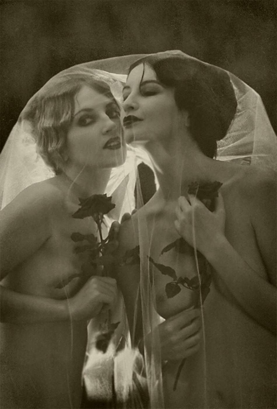 Retroatelier - Model Dixie and Rada, Exaltation from serie black roses, 2008