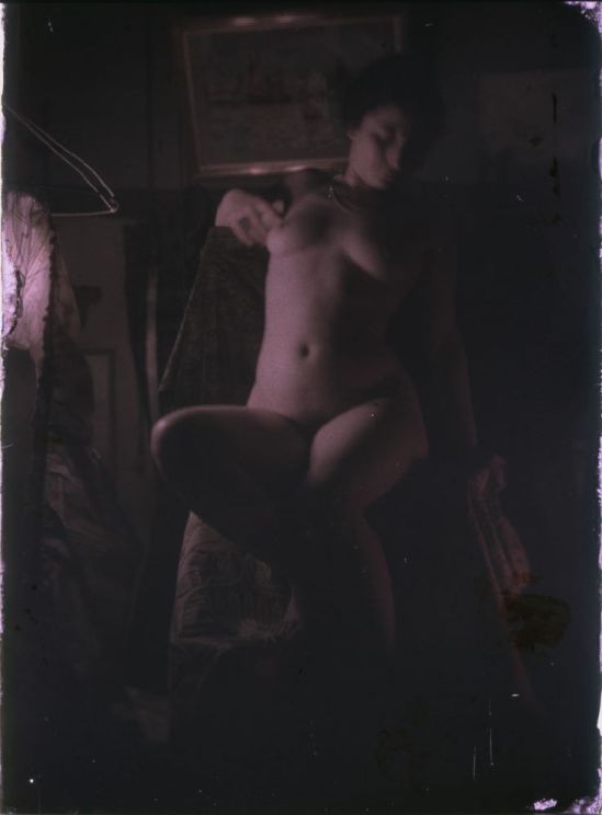 Ernest-Louis Lessieux femme posant nue dans un atelier , apres 1907© Alienor.org, Le musée de l'île d'Oléron