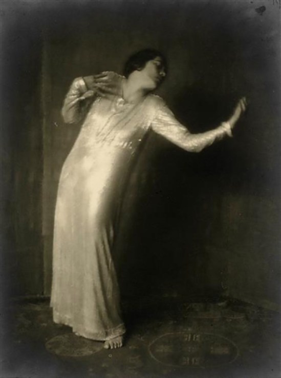 Nini & Carry Hess - Mary Wigman in Dance of Our Lives from the cycle The Seven Dances of Life, Gelatin silver print 1922