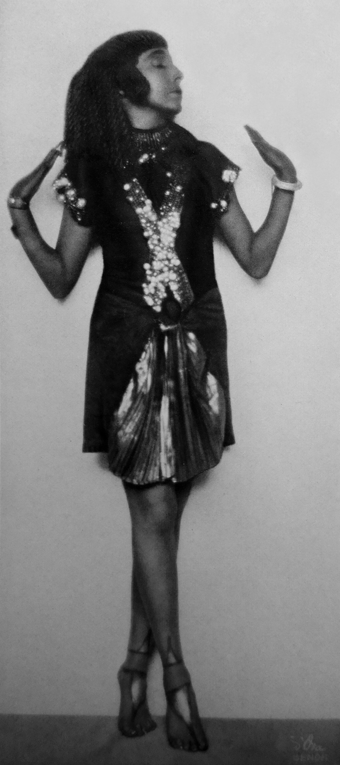 Madame d'Ora (Arthur Benda) -Sent M_Ahesa, nd